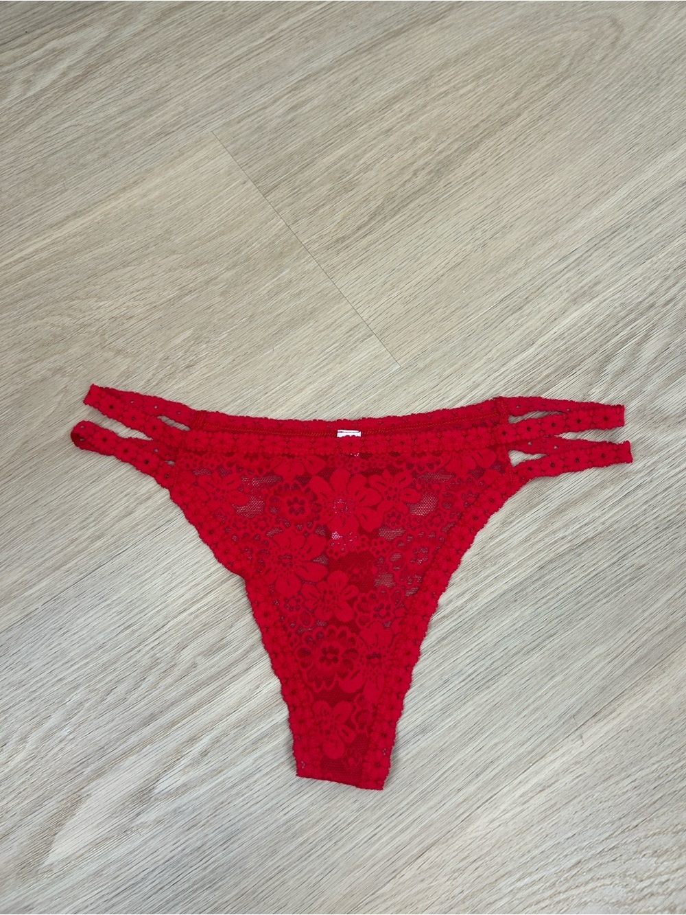 PINK Victoria’s Secret Lace Thong Panty M